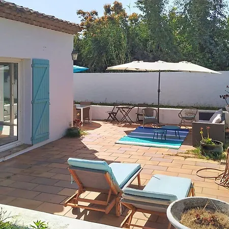 Maison Climatisée Avec Grand Jardin, Proche Et Commerces - Fr-1-610-102 Bormes-les-Mimosas