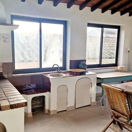 Maison Climatisee Avec Grand Jardin, Proche Et Commerces - Fr-1-610-102 *