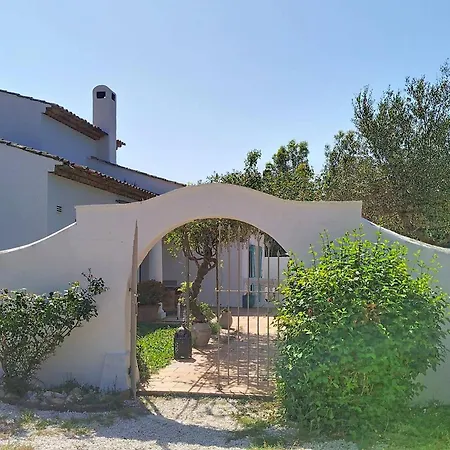 Дом отдыха Maison Climatisee Avec Grand Jardin, Proche Et Commerces - Fr-1-610-102 *